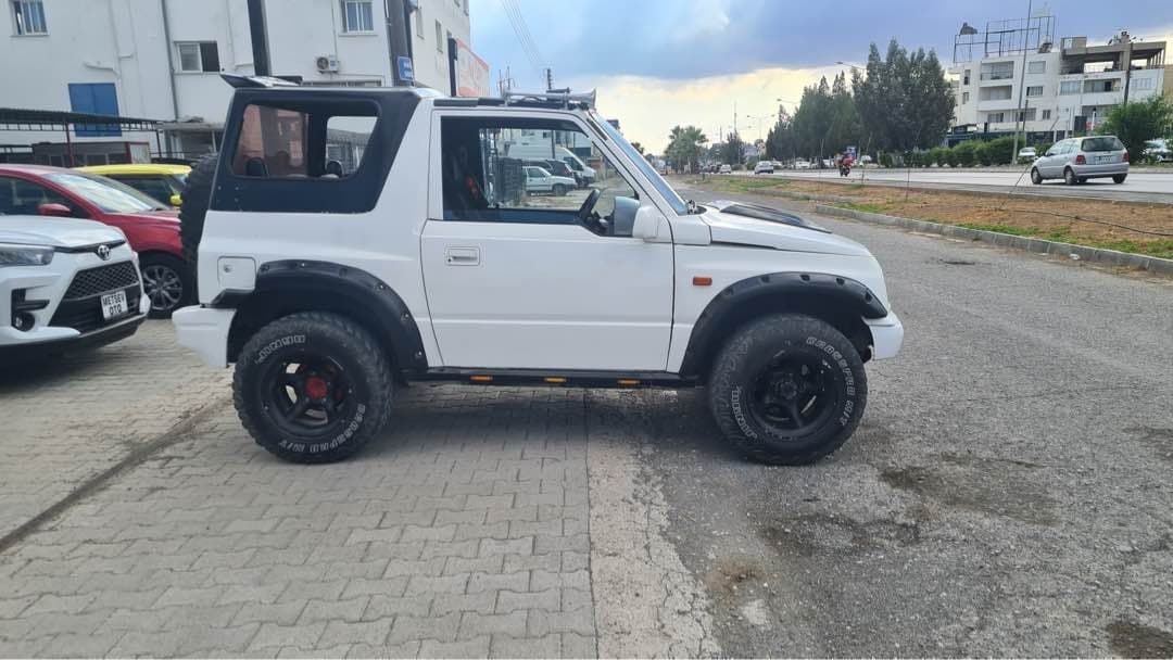 Suzuki Vitara 2000 Model
