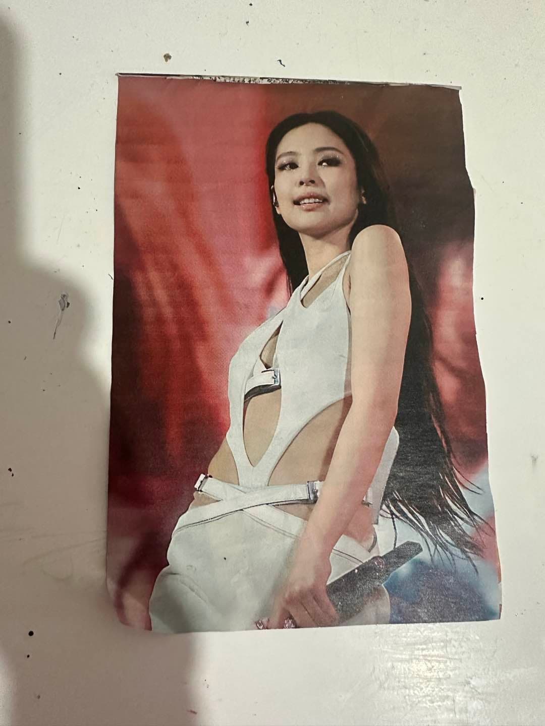 Jennie arkalı önlü mini poster