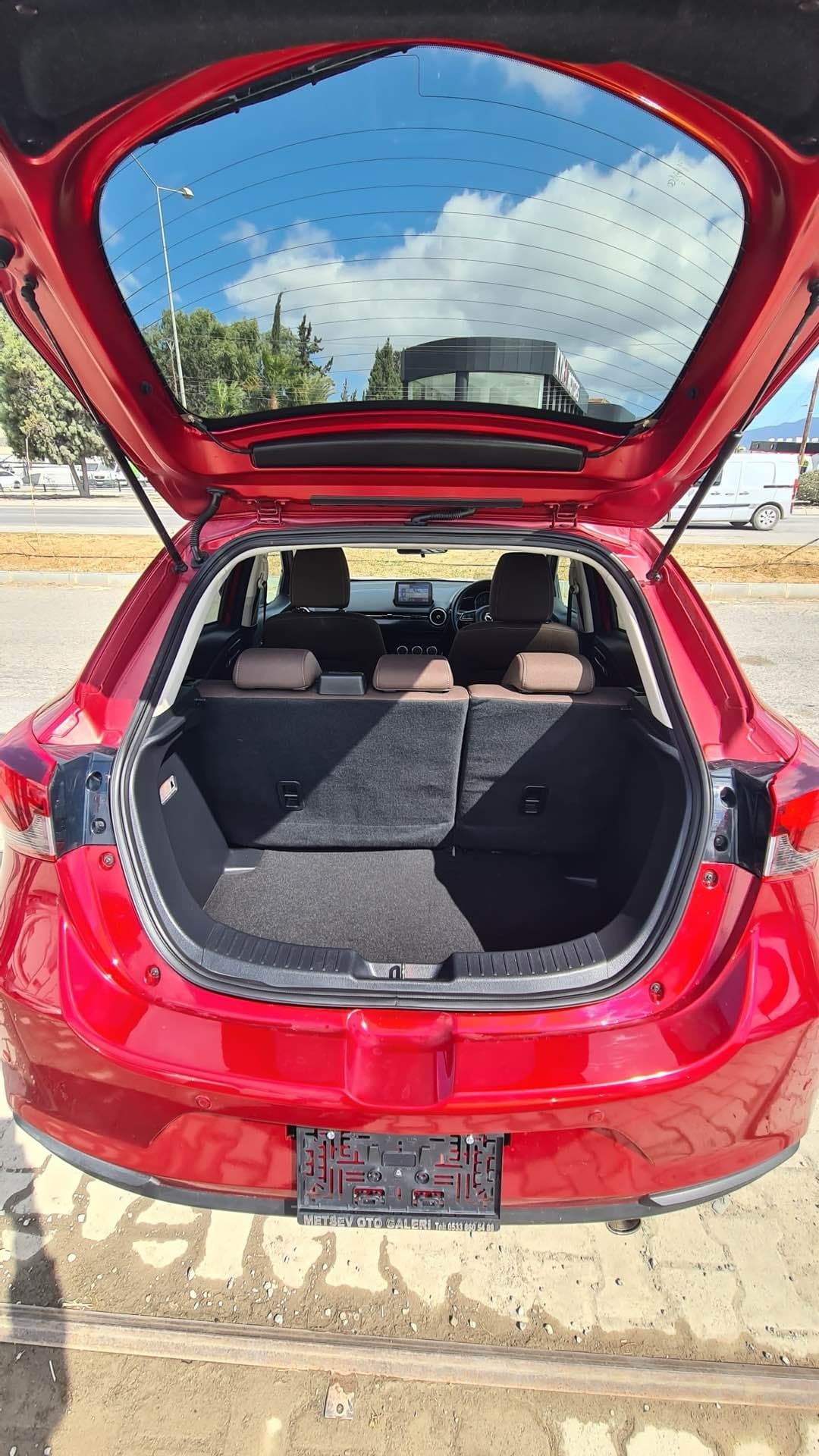 Mazda 2 2021