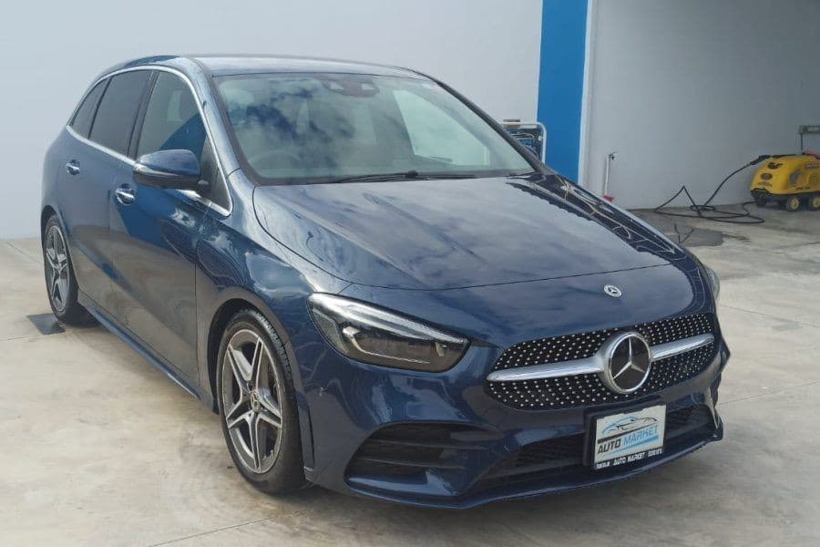 MERCEDES-BENZ B180