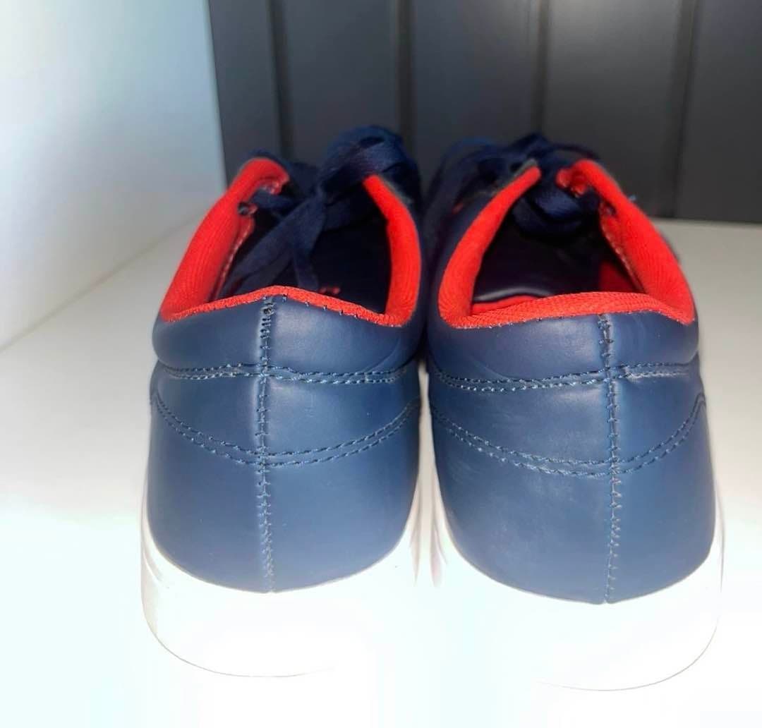 Second hand Lacoste Sneakers