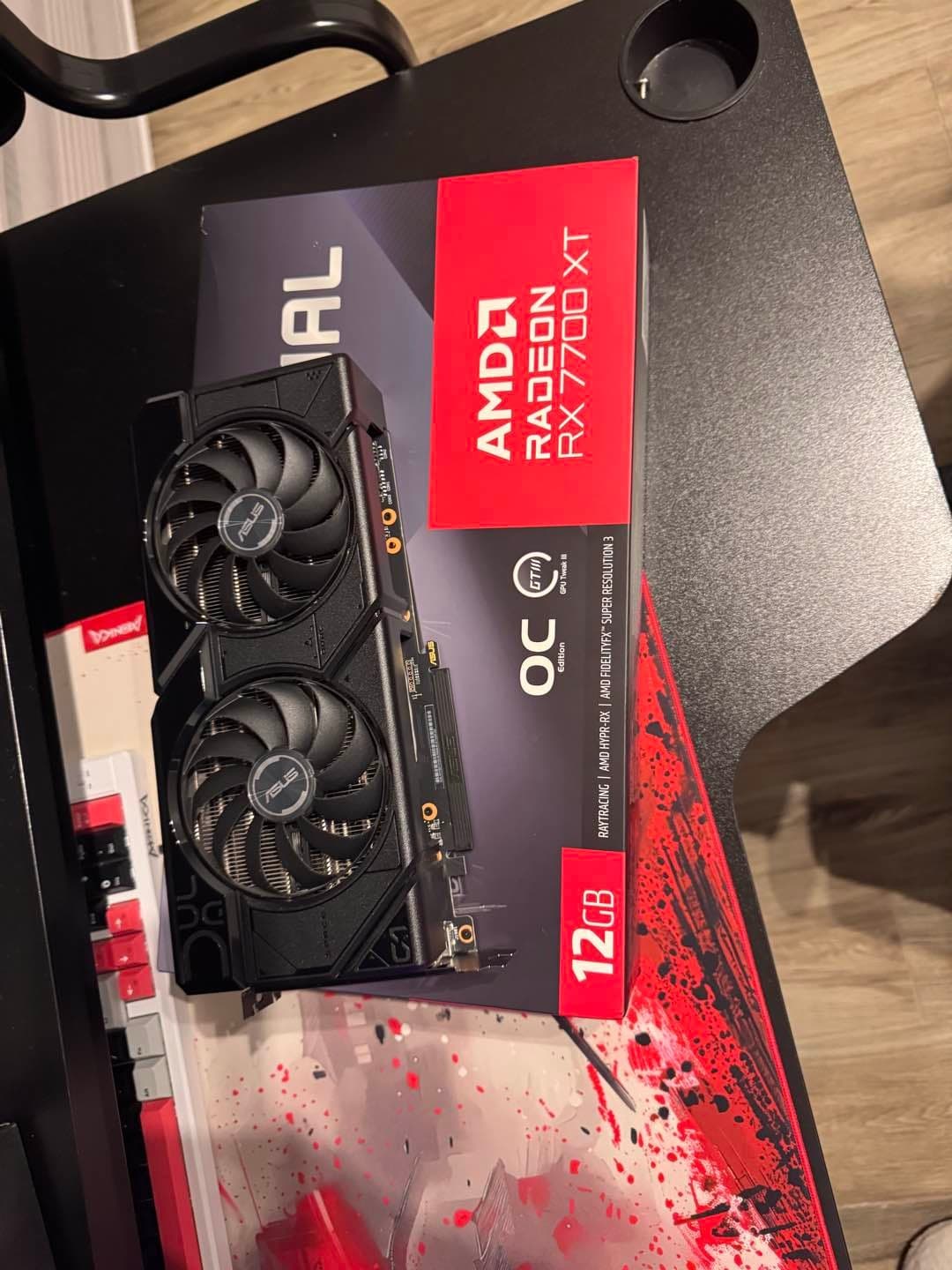 Graphic  AMD 7700 XT Asus dual 12 GB