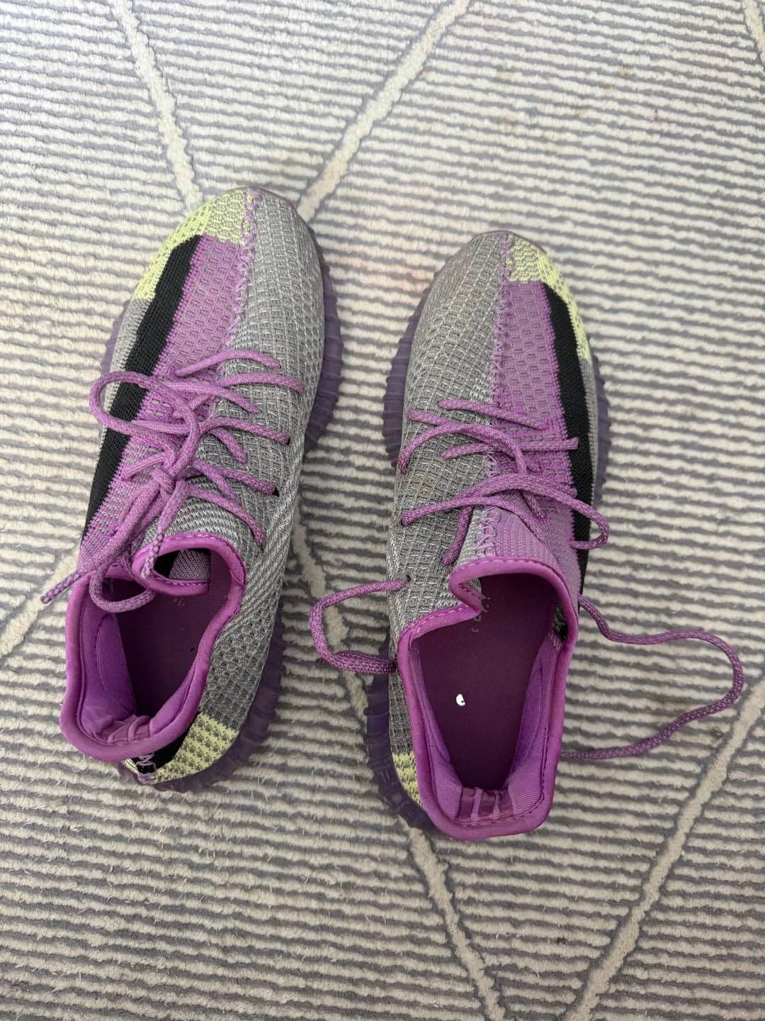Adidas Yeezy Sneaker
