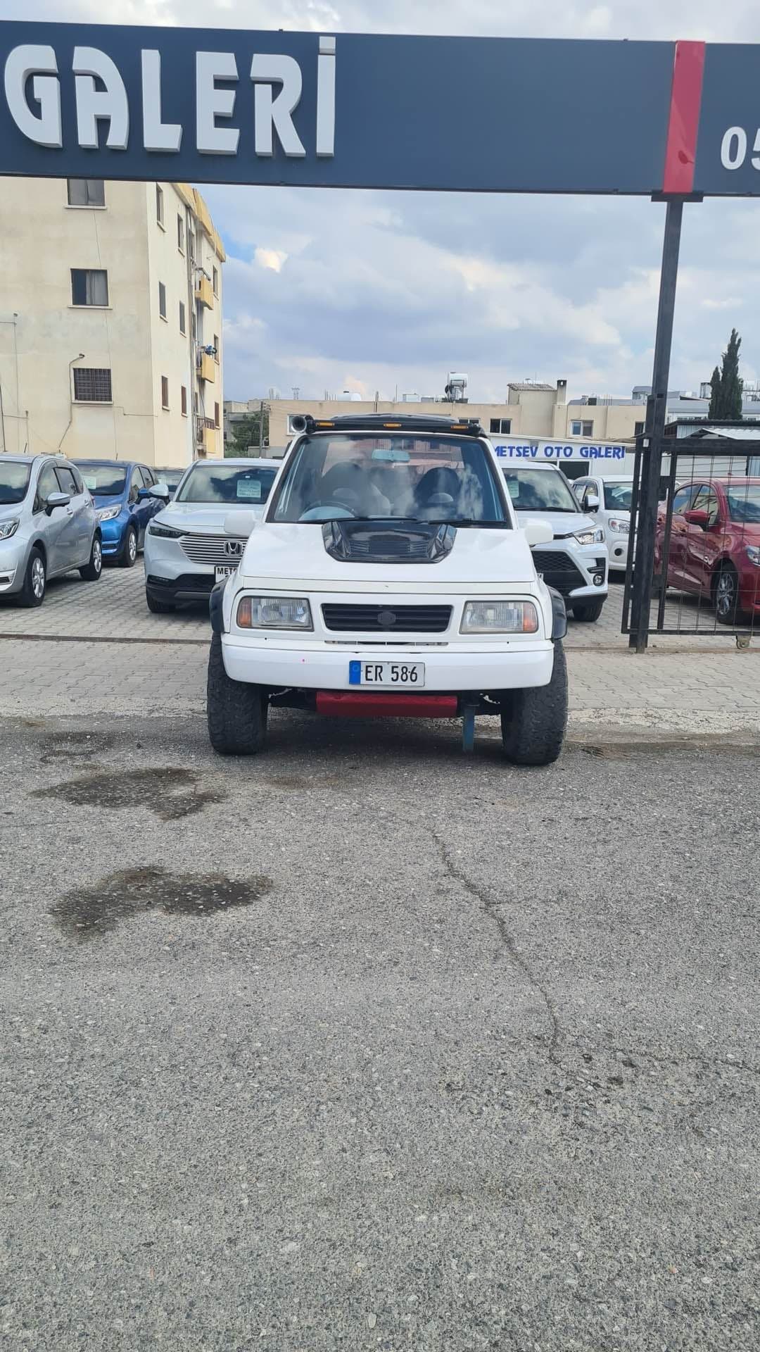 Suzuki Vitara 2000 Model — image 1