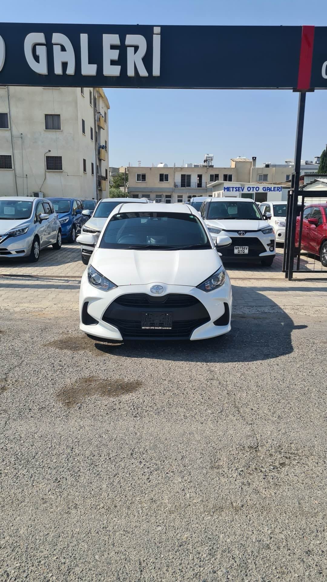 Toyota yaris 2022 — image 1